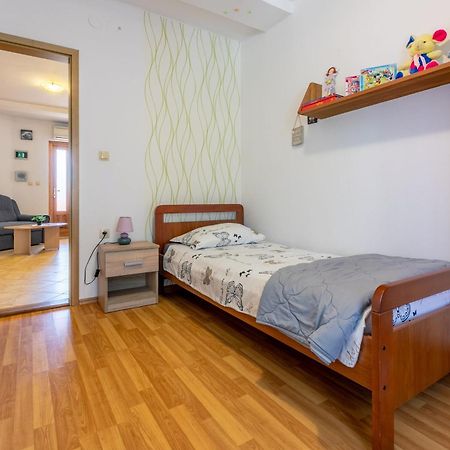 Apartments Armando Fažana Стая снимка