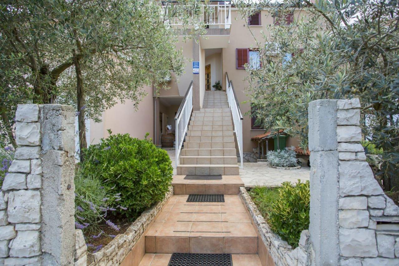 Apartments Armando Fažana Екстериор снимка